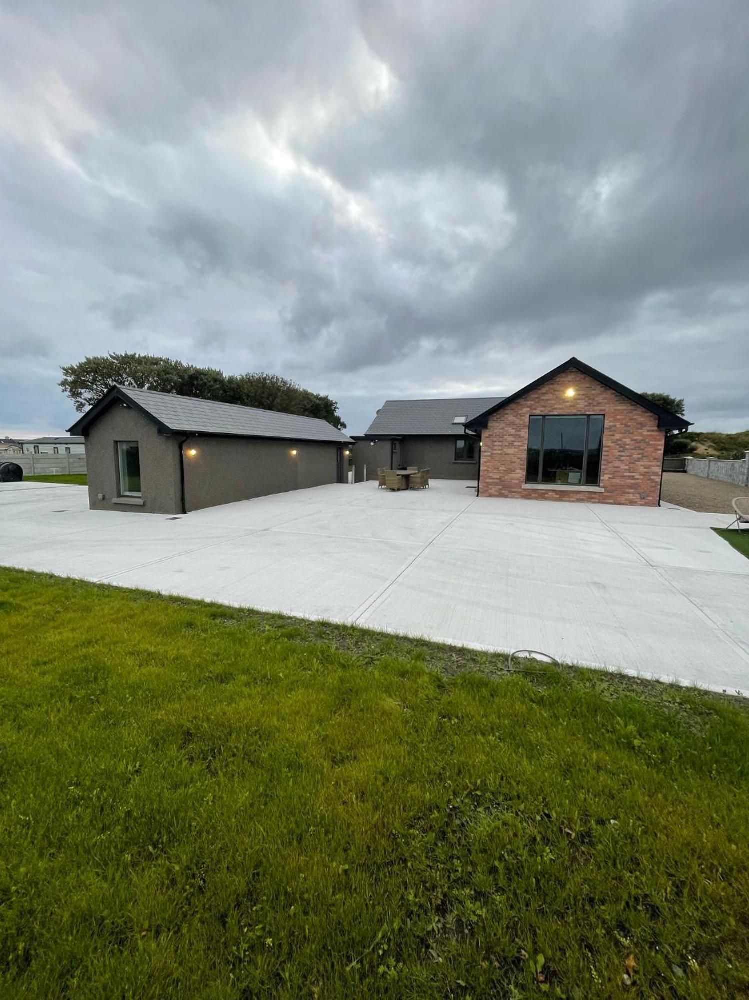 Spanish Point Luxury Home Beside Sea With Sauna! Droíchead an Chláir エクステリア 写真